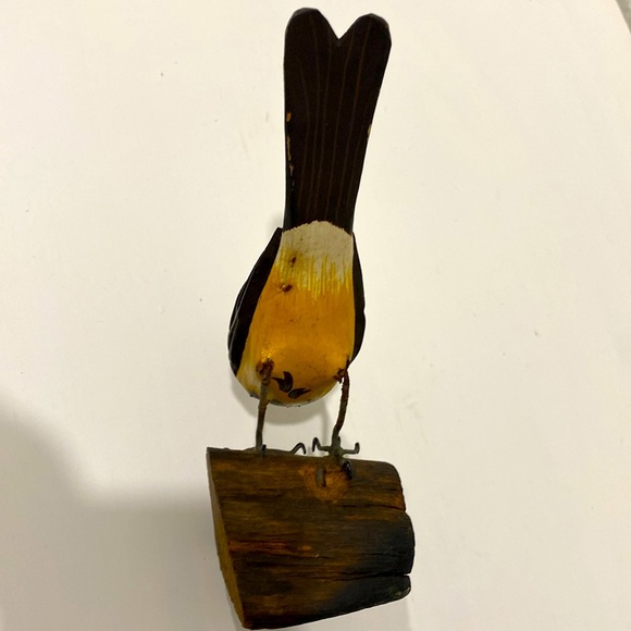 Vintage Wood Hand Carved / Hand Painted Detailed Bird Folk Art Figure - Picture 7 of 10